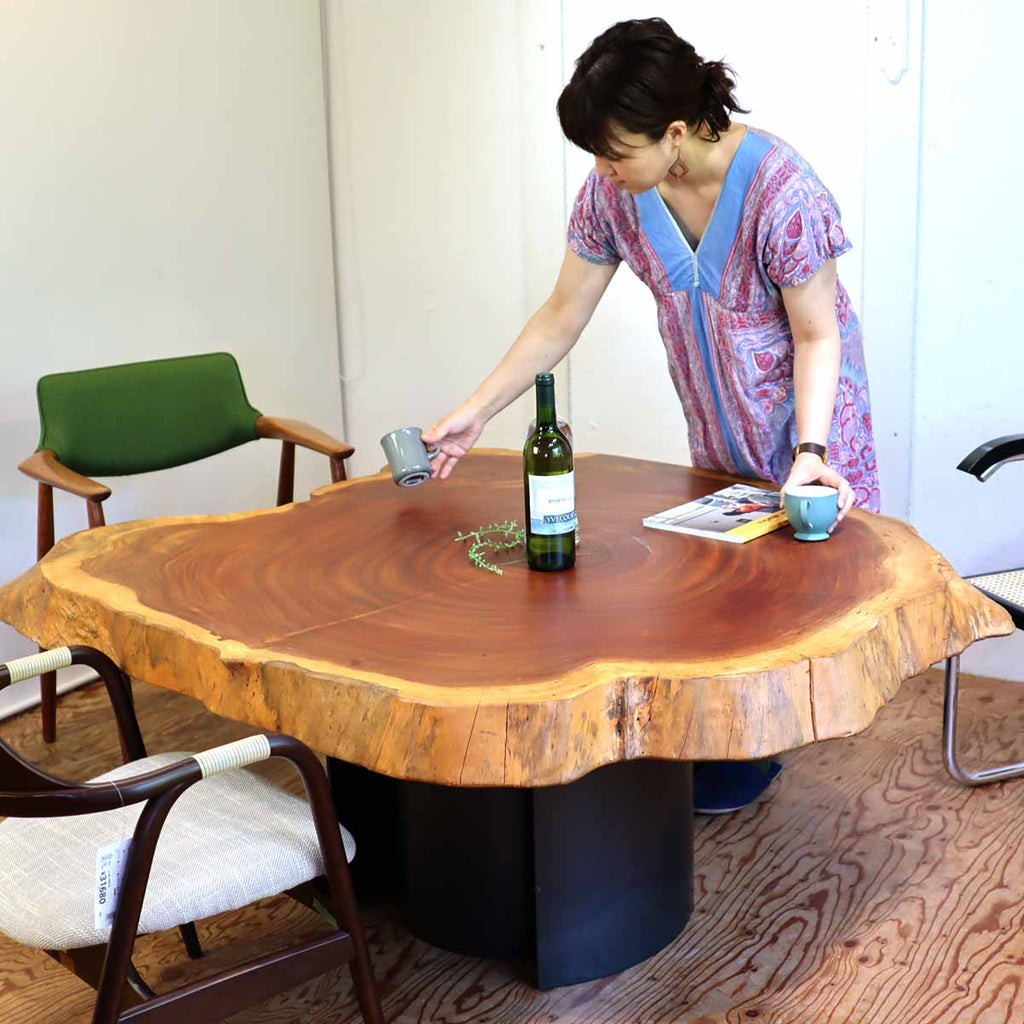 傷や汚れがあります一枚板テーブル　輪切りテーブル　天然木テーブル