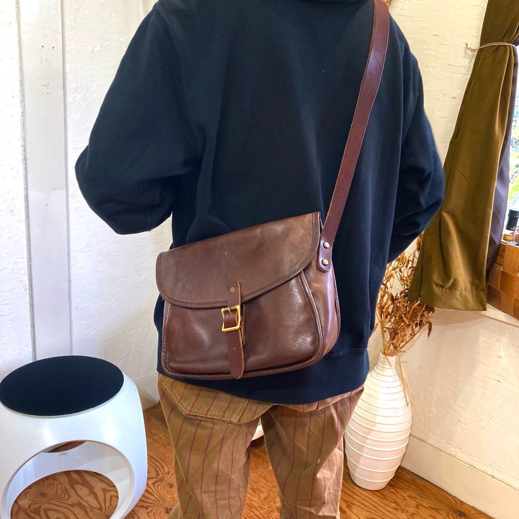 SLOW 本革 ショルダーバック 鞄 - メッセンジャーバッグ