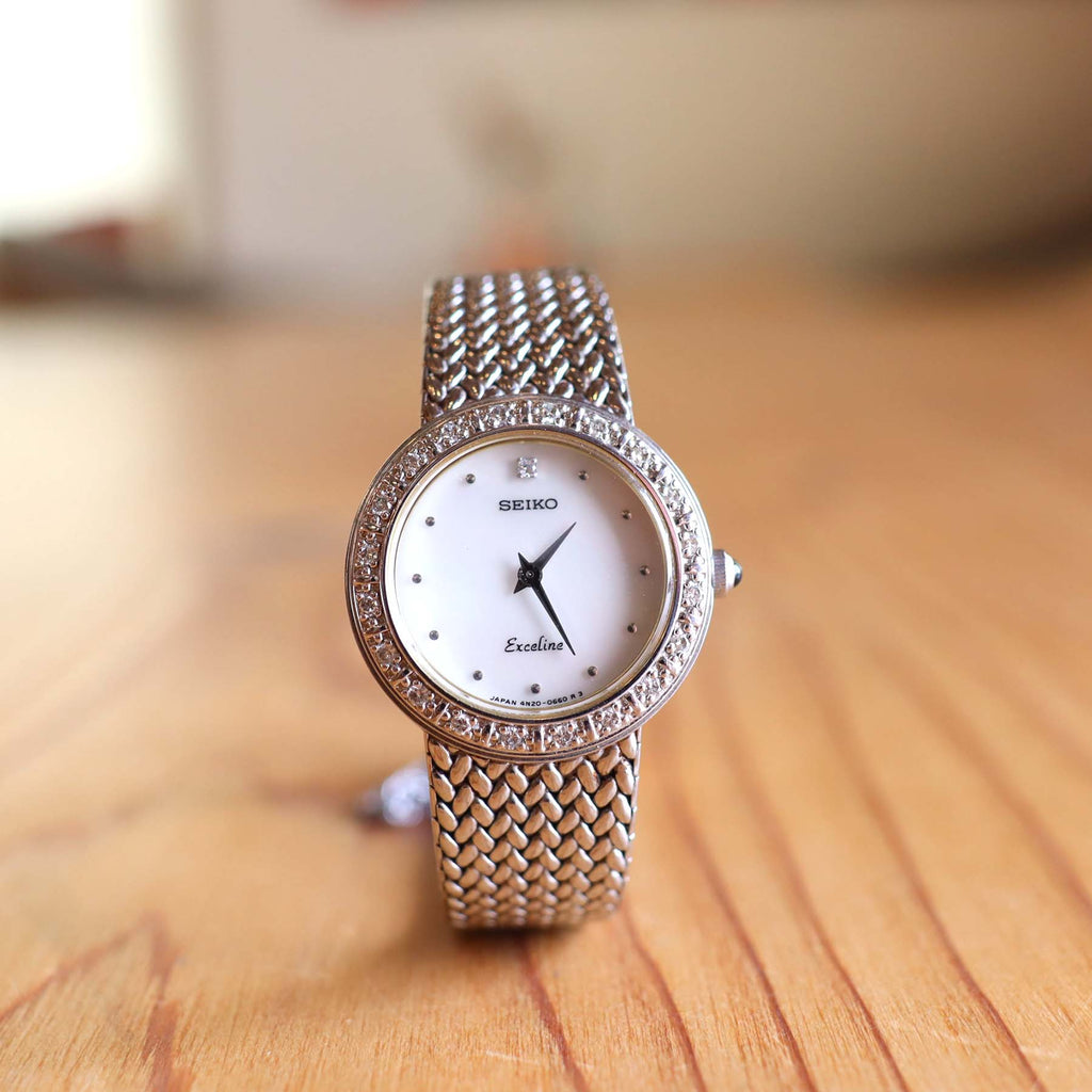 腕時計644【美品】SEIKO エクセリーヌ時計　2Pダイヤ　シェル　レディース腕時計