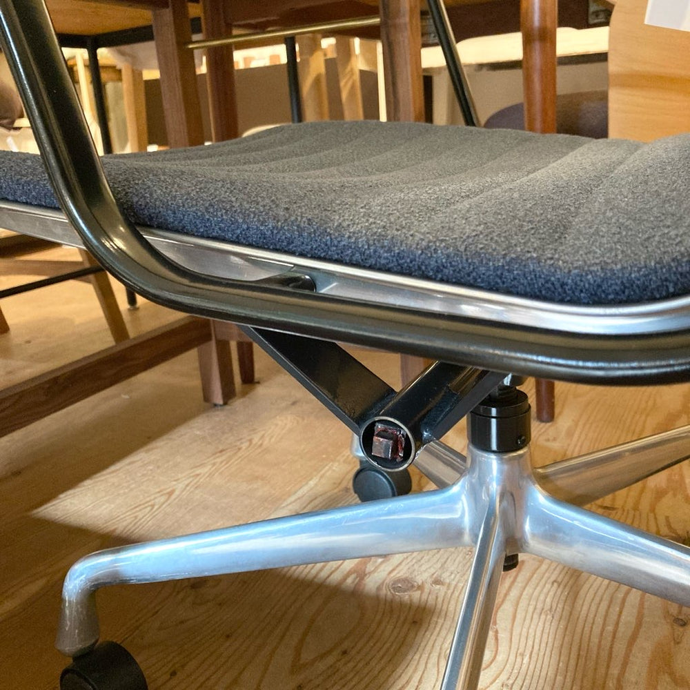 ハーマンミラー / Herman Miller イームズアルミナムグループマネジメントチェア チャールズ&レイ・イームズ 中古 – Restyle