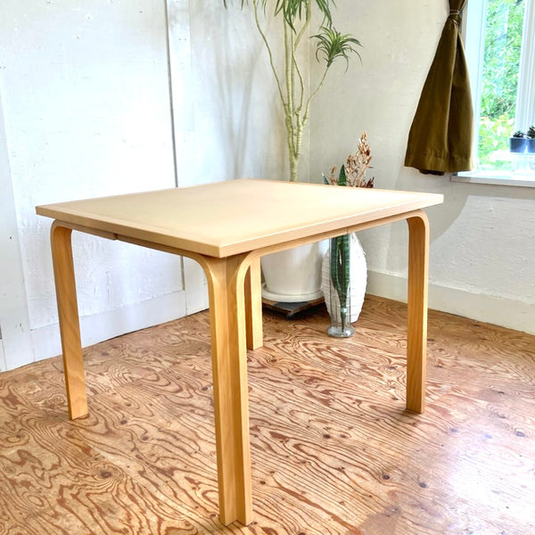 デンマーク製 マグナスオルセン テーブル-