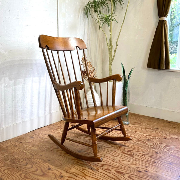 古いメープル材造りの椅子ですNICHOLS \u0026 STONE・アメリカ ...