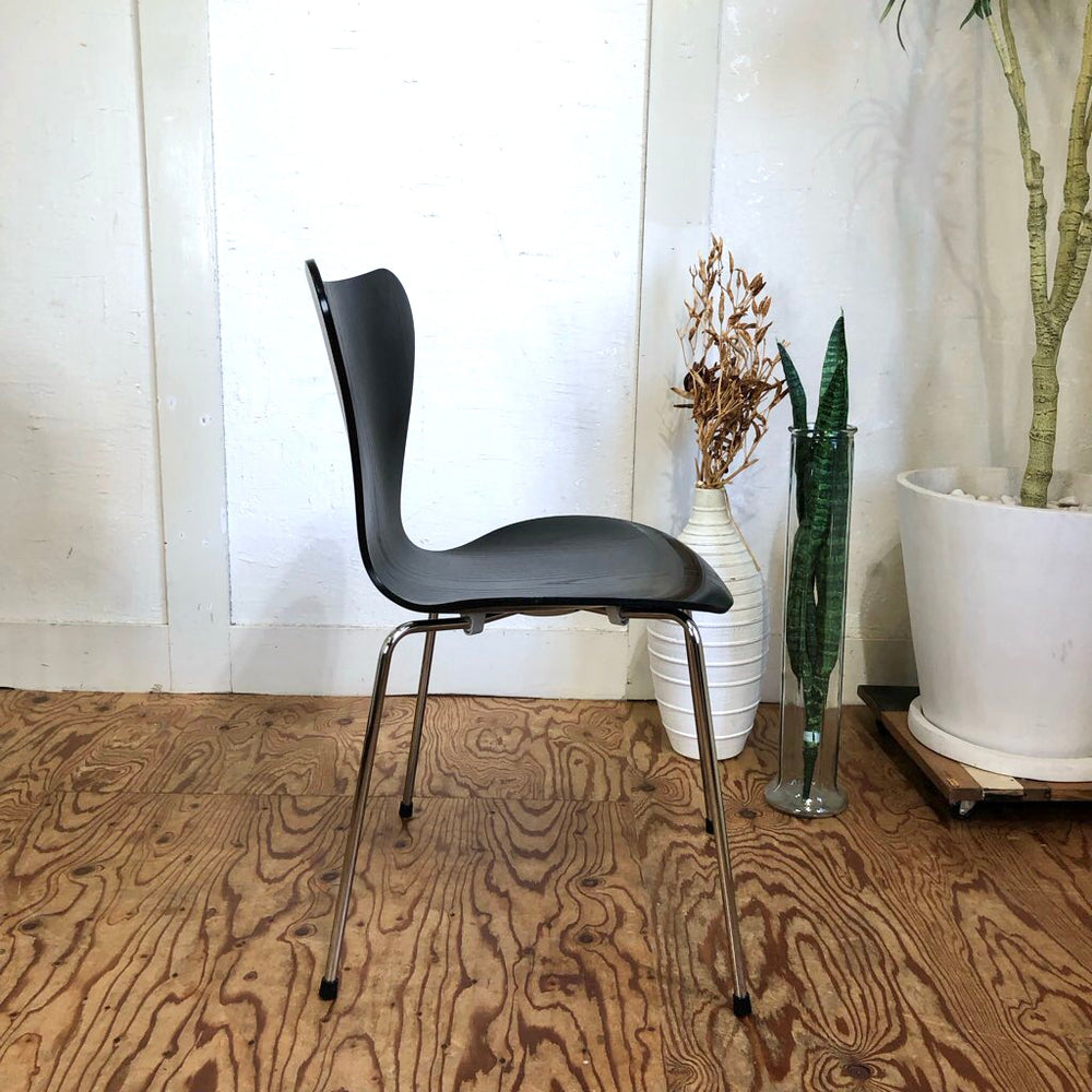 フリッツ・ハンセン / FRITZ HANSEN セブンチェア ブラック アルネ・ヤコブセン 中古 北欧 名作椅子 ミッドセンチュリー –  RESTYLE