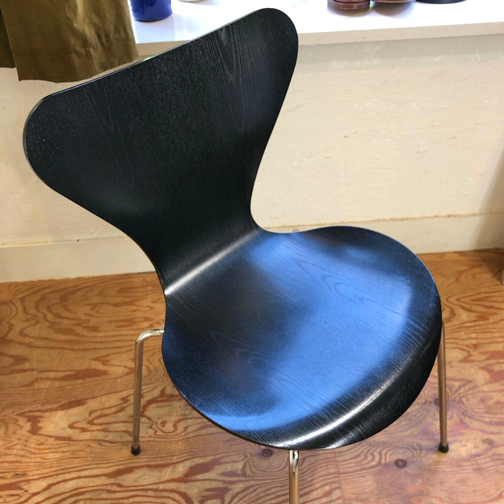 フリッツ・ハンセン / FRITZ HANSEN セブンチェア ブラック アルネ・ヤコブセン 中古 北欧 名作椅子 ミッドセンチュリー –  RESTYLE