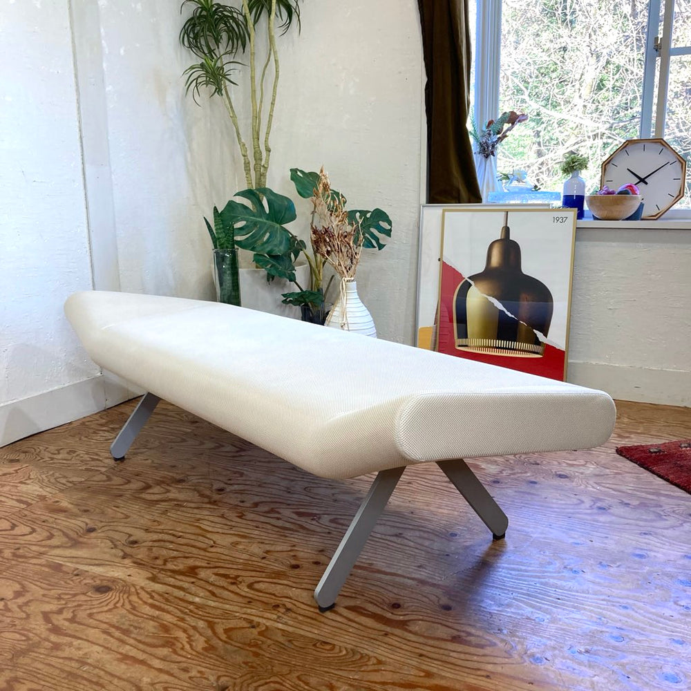 カッシーナイクスシー / Cassina ixc. ブーメラン / BOOMERANG ベンチ 中古 ベージュ ホワイト スチール モダン –  RESTYLE