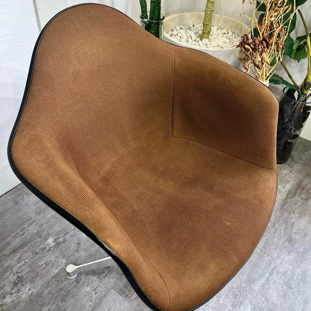 ハーマンミラー Herman Miller アームシェルチェア コントラクトベース イームズ 中古 ファブリック 名作 布 – RESTYLE