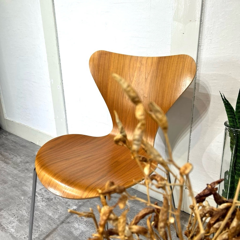 フリッツ・ハンセン / FRITZ HANSEN セブンチェア アルネ・ヤコブセン ウォールナット 中古 名作椅子 – RESTYLE