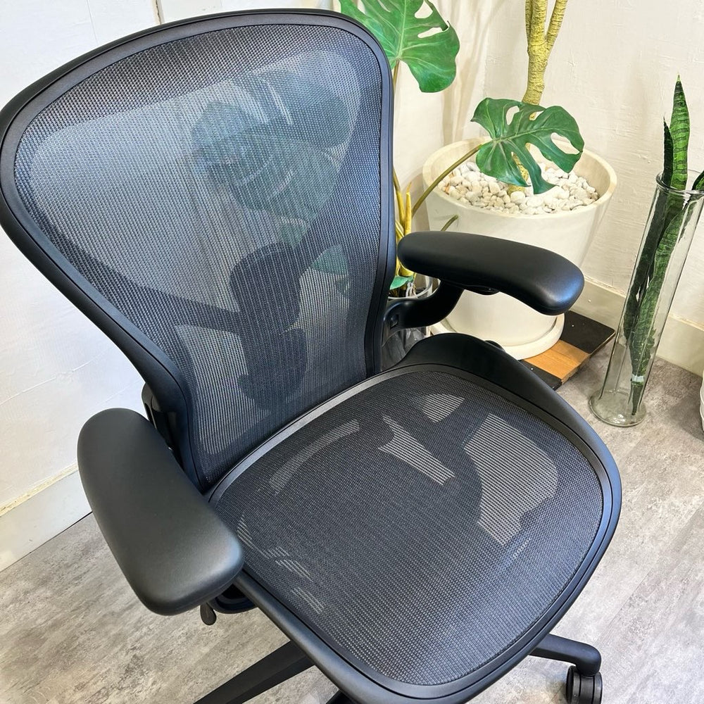 ハーマンミラー / HermanMiller アーロンチェア / Aeron Chairs ゲーミングエディション Size B フル装備 中古 超美品  – RESTYLE