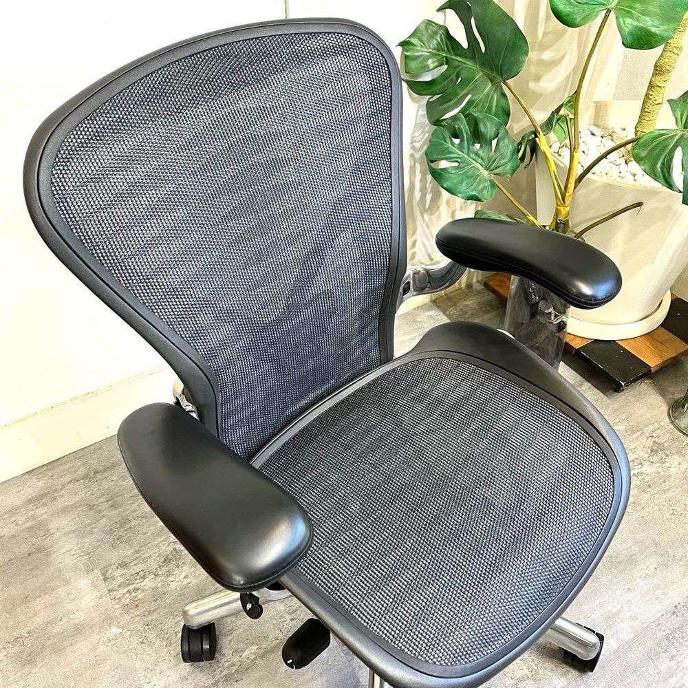 ハーマンミラー / HermanMiller アーロンチェア タキシードブルーブラック ポリッシュドアルミベース クラシック Size B 中古 –  RESTYLE