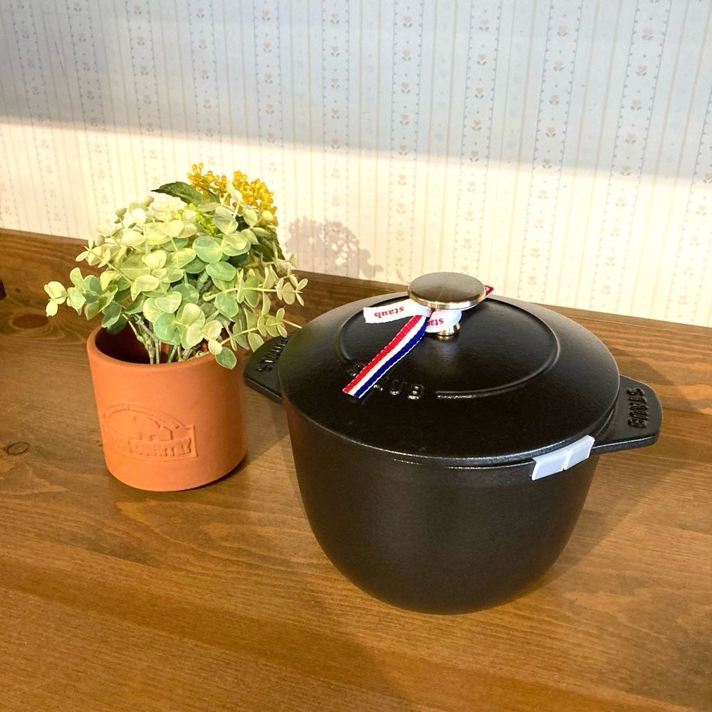 ストウブ / staub ラ・ココット de GOHAN M ブラック 未使用 中古 ごはん 鋳物 人気 オシャレ – RESTYLE