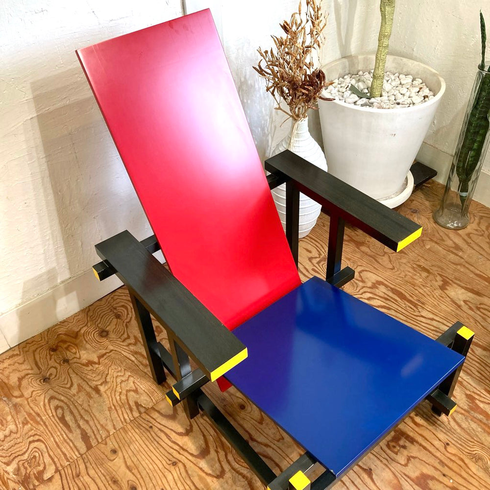 カッシーナ / Cassina 635 レッドアンドブルー / RED AND BLUE ラウンジチェア ヘーリット・トーマス・リートフェルト  デ・ステイル 中古動画,/i>