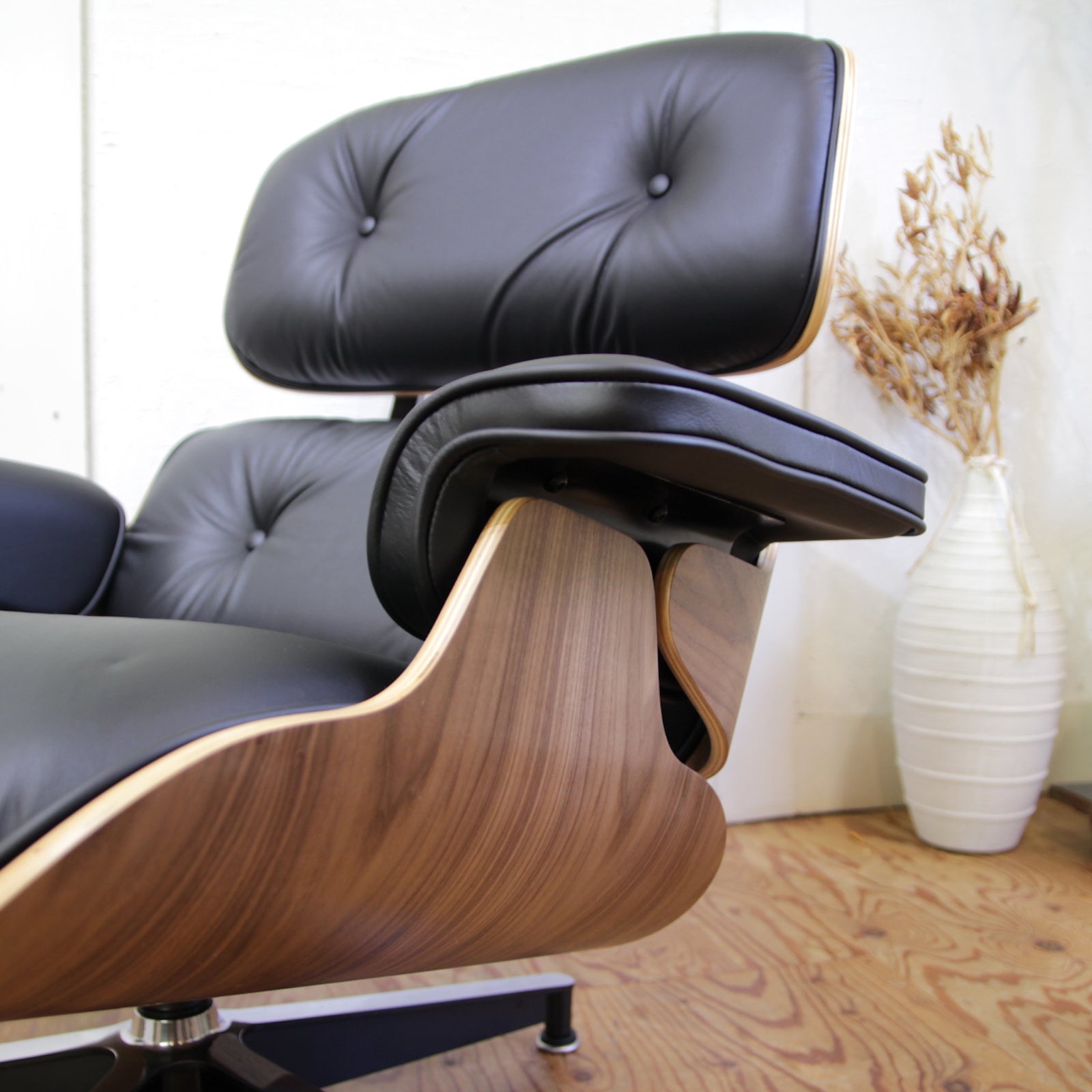 ハーマンミラー Herman Miller イームズ ラウンジチェア&オットマン ウォールナット 中古 正規品 – RESTYLE