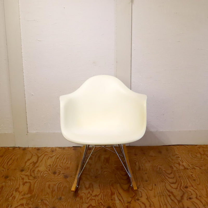 ハーマンミラー / Herman Miller イームズ プラスチックシェル アームシェル ロッカーベース 中古