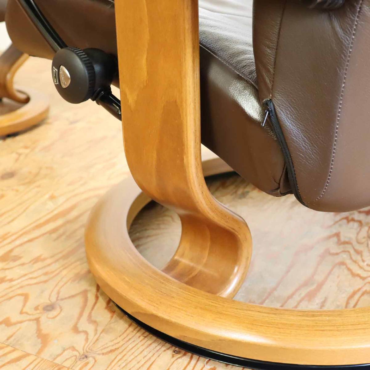 エコーネス/EKORNES ストレスレスチェア オットマン ロイヤル 本革 – RESTYLE