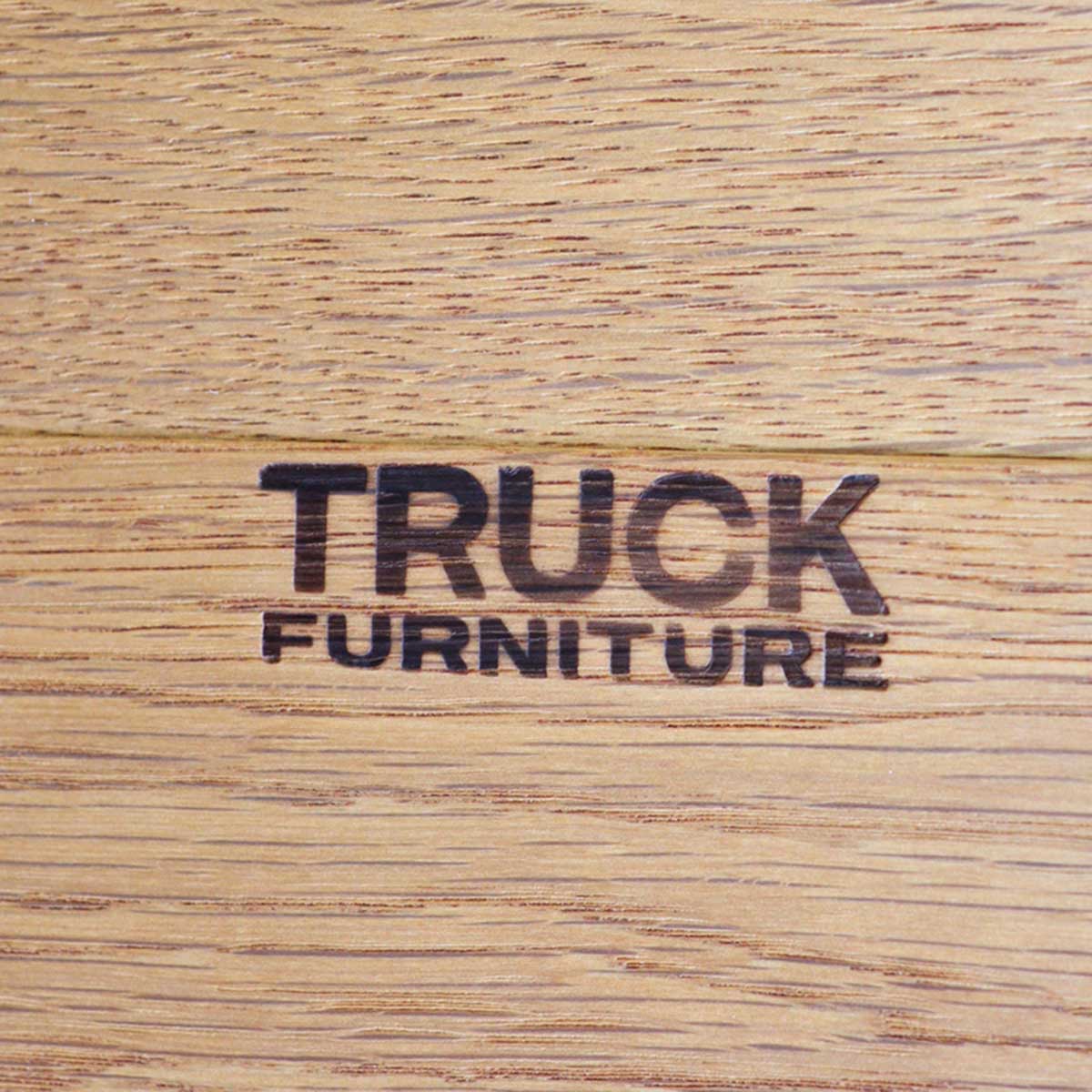 トラックファニチャー / TRUCK FURNITURE ブーメラン / BOOMERANG サイドテーブル ナラ無垢材 中古 – Restyle