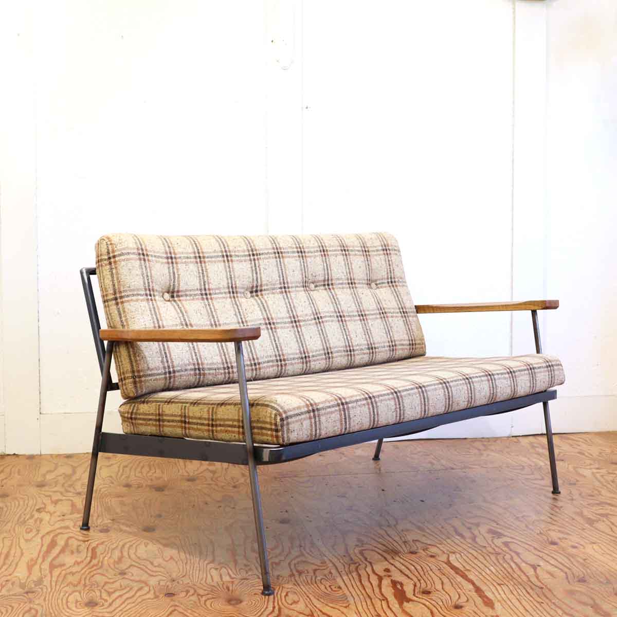 トラックファニチャー / TRUCK FURNITURE HR ソファ / HR SOFA 2シーター 中古 インダストリアル – Restyle