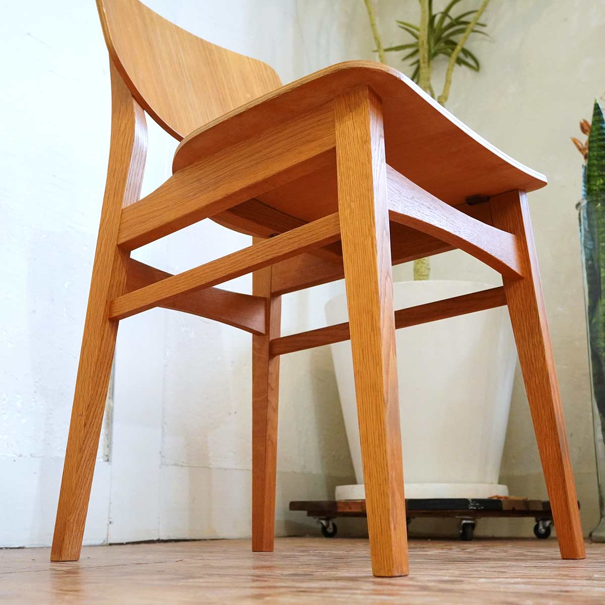 トラックファニチャー / TRUCK FURNITURE TORCH CHAIR - WOOD SEAT ダイニングチェア ナラ材 中古 –  RESTYLE