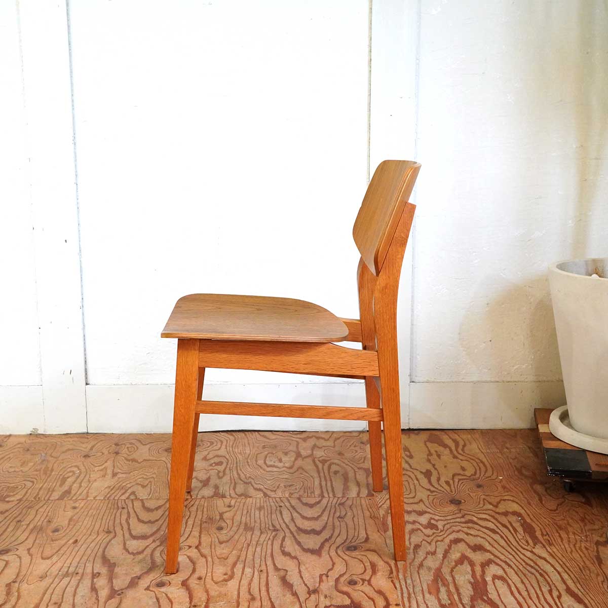 トラックファニチャー / TRUCK FURNITURE TORCH CHAIR - WOOD SEAT ダイニングチェア ナラ材 中古 –  RESTYLE