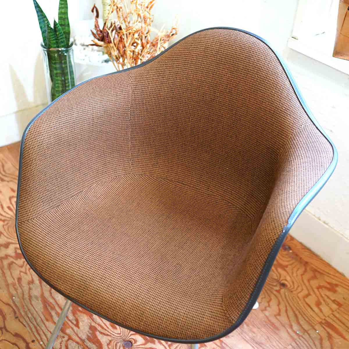 ハーマンミラー Herman Miller アームシェルチェア Hベース イームズ ヴィンテージ 中古 ファブリック ブラウン 名作 茶 布 –  RESTYLE