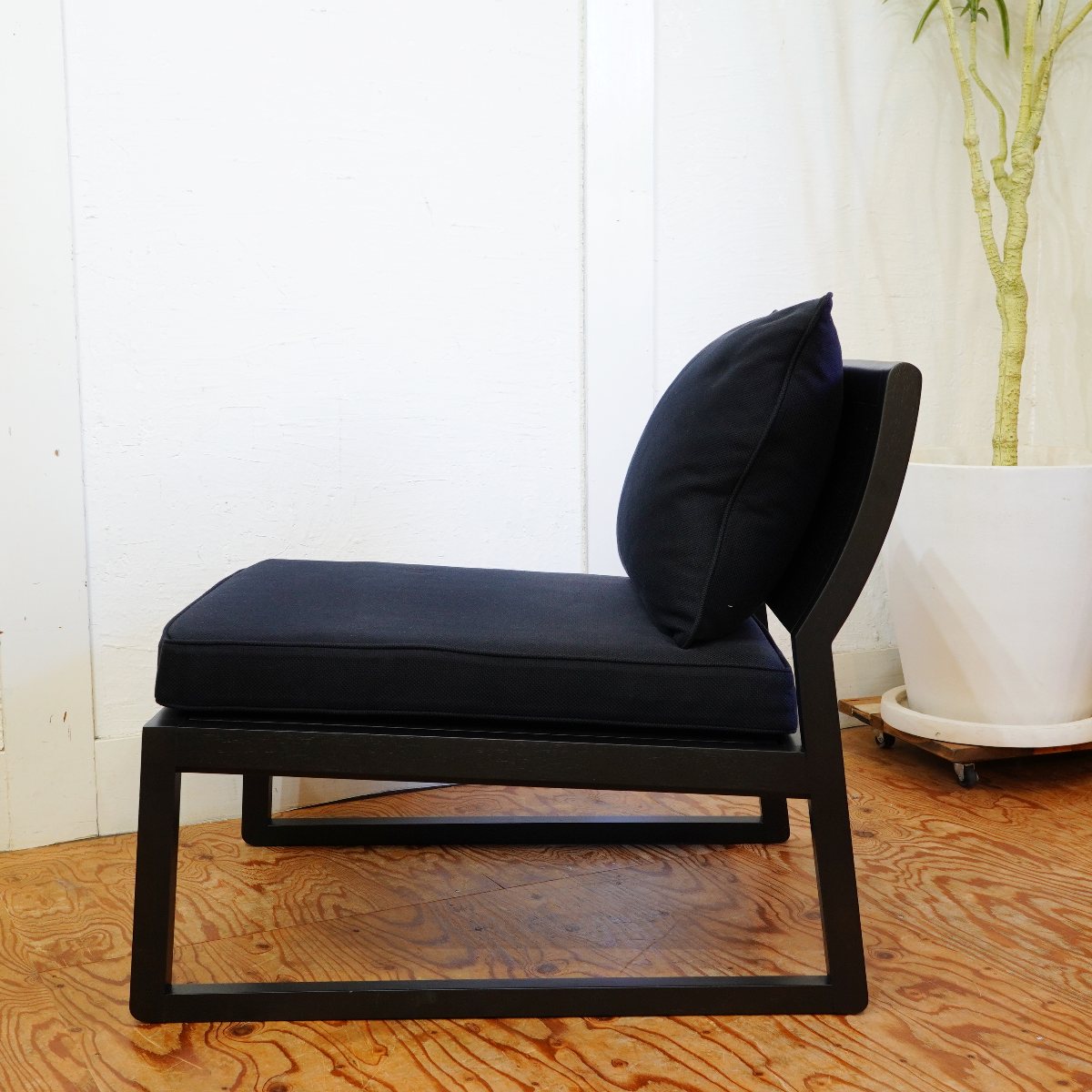 カッシーナイクスシー / Cassina ixc. East by Eastwest ヴィオラ / VIOLA 中古 ラウンジチェア 1Pソファ  展示品 – RESTYLE