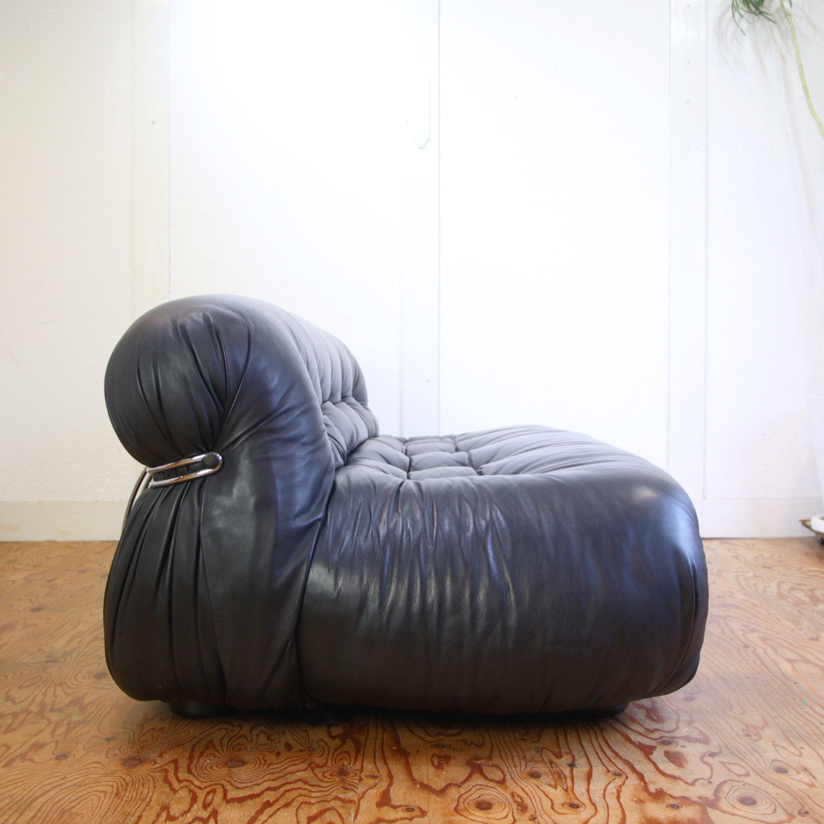 カッシーナ / Cassina 944ソリアナソファ / 944SORIANA ツーシーター 二人掛けソファ 本革 ヴィンテージ 中古 –  RESTYLE