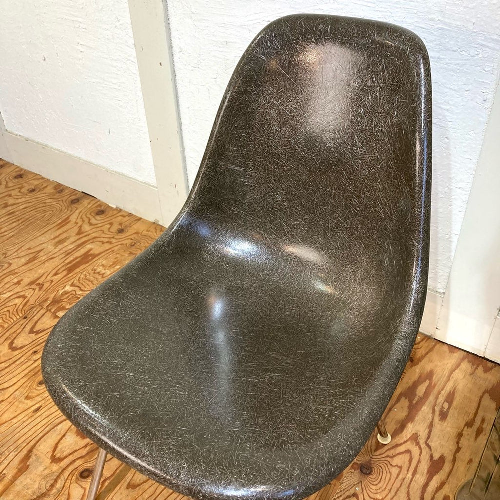 ハーマンミラー / Herman Miller サイドシェルチェア FRP 3rd Hベース チャールズ＆レイ・イームズ 中古 ブラック グレー –  RESTYLE