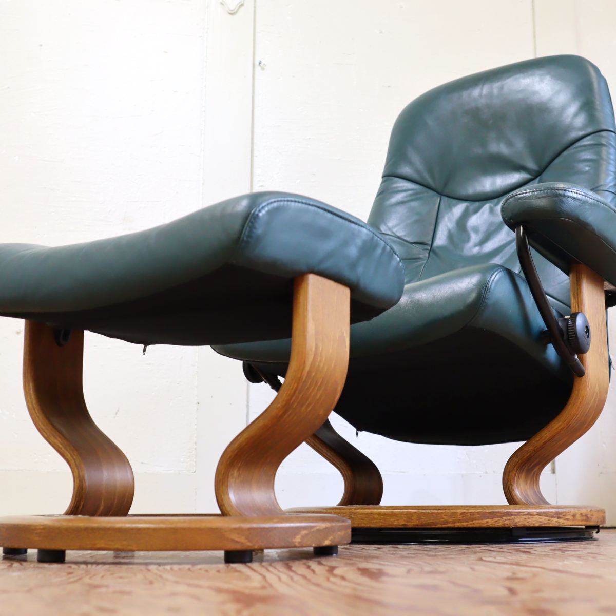 エコーネス / EKORNES ストレスレス / Stresslessのコンサル / Consul リクライニングチェア ＆ オットマン 本革 中古  – RESTYLE