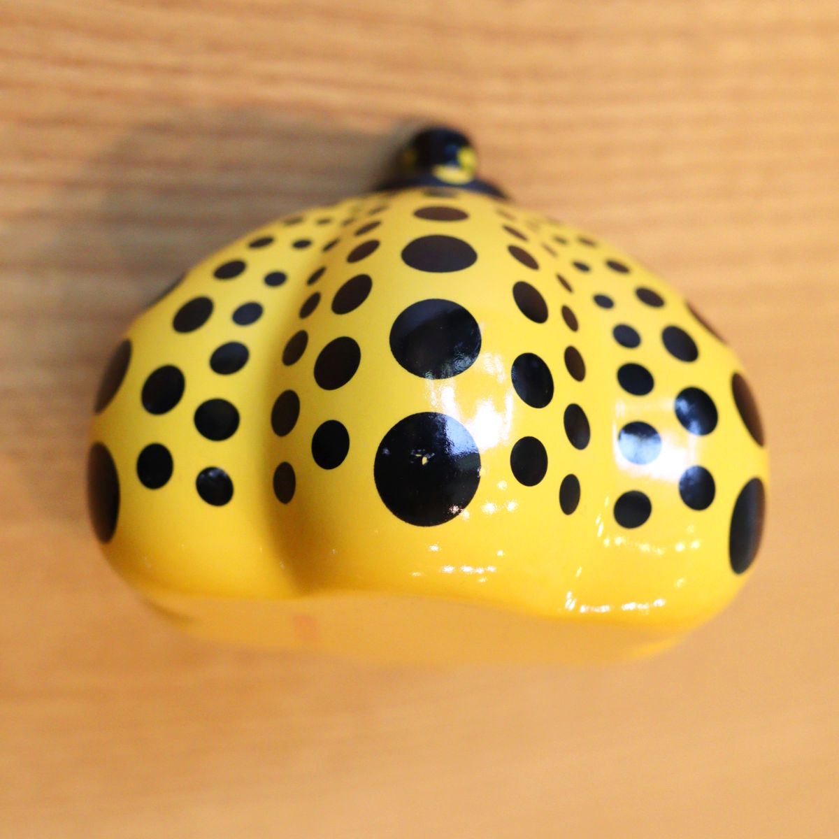 パンプキン ペーパーウェイト草間彌生 オブジェ 置物 YAYOI KUSAMA かぼちゃ イエロー 中古 – RESTYLE